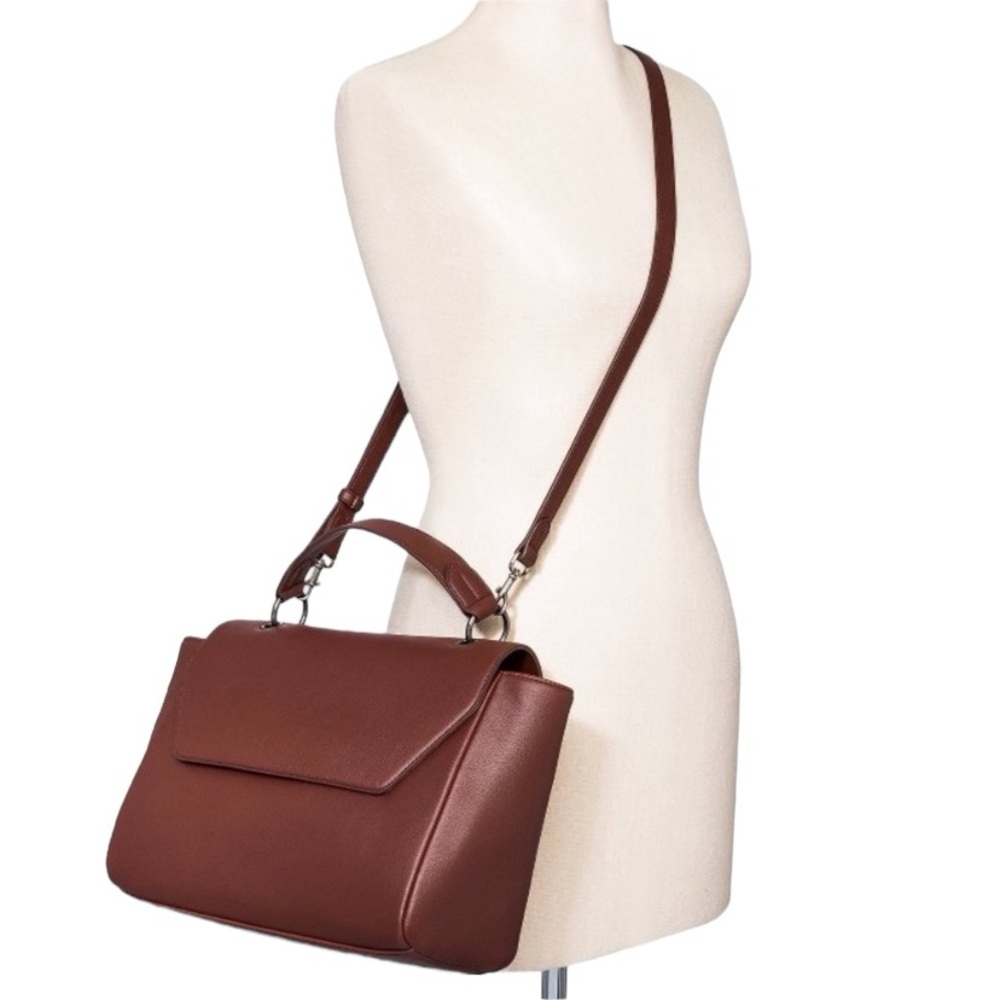 Universal Thread Top Handle Shoulder Handbag in Wine